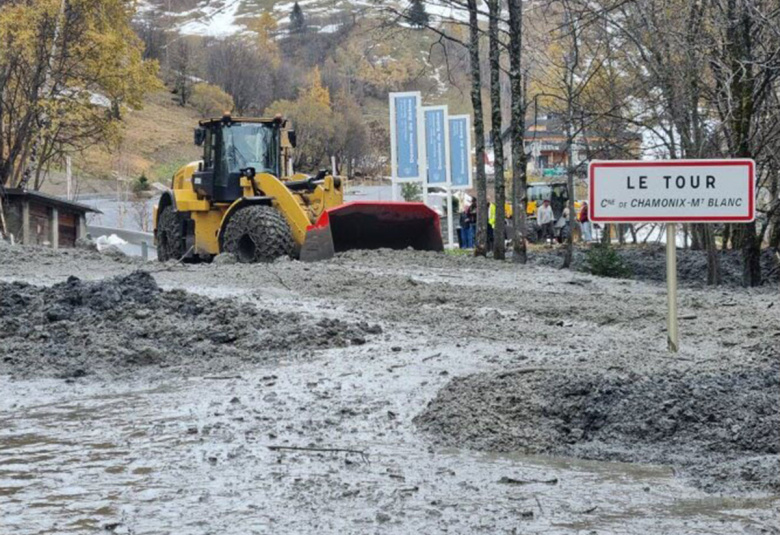 Mudslide isolates Le Tour 10km from Chamonix November 2023