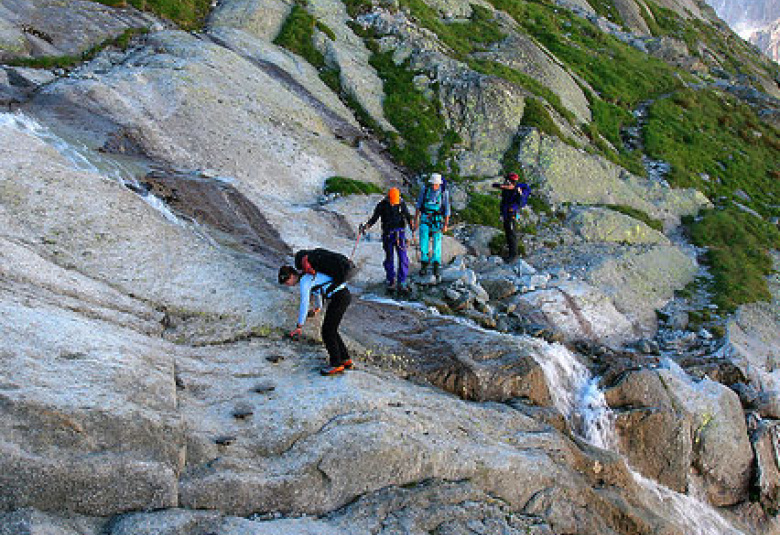 Towards de Charpua hut and the Charpua Glacier