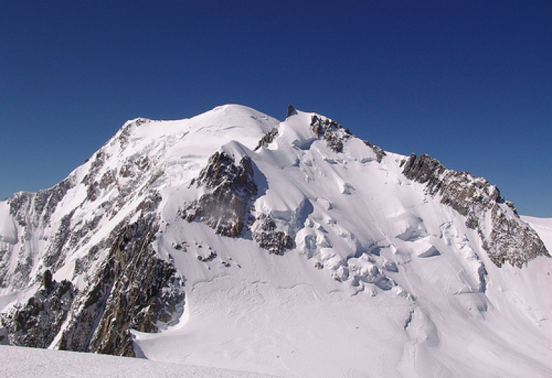 yesterday's avalanche mont maudit chamonix